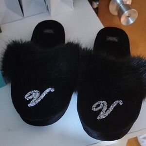Luxurious Black Fur Slippers